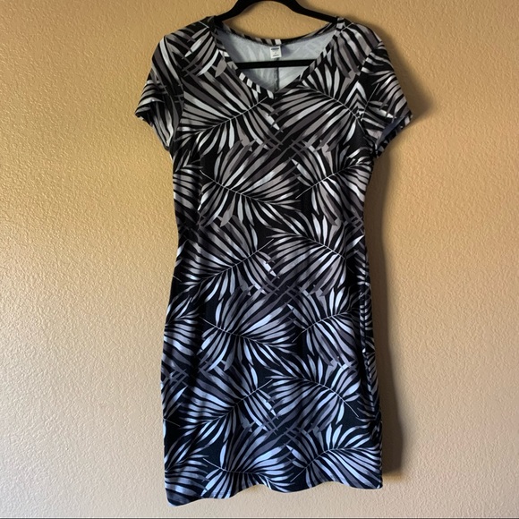 Old Navy Black & Gray Tropical Palm V-Neck T-Shirt Dress - Medium - Picture 1 of 8